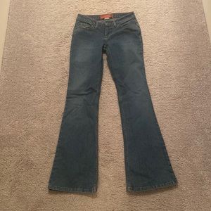 Low-waisted flare Jeans